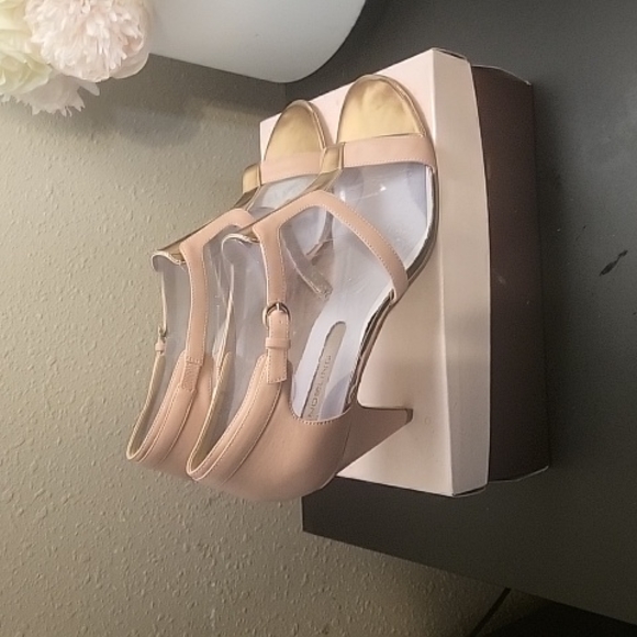 Bandolino Light Dusty Rose Pink and Rosegold Medium Heel Height Sandals - Picture 2 of 9